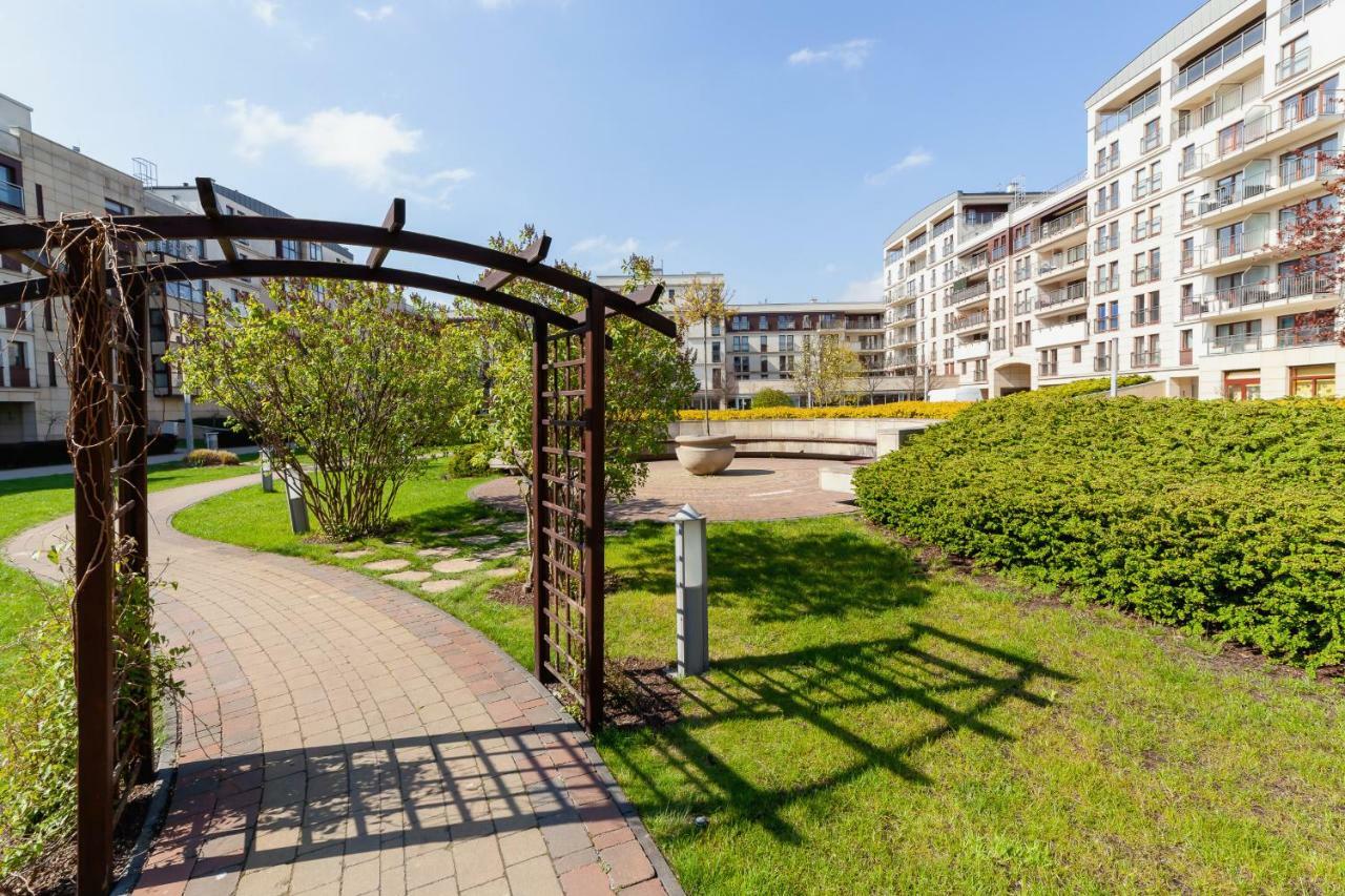 Garden Apartment *