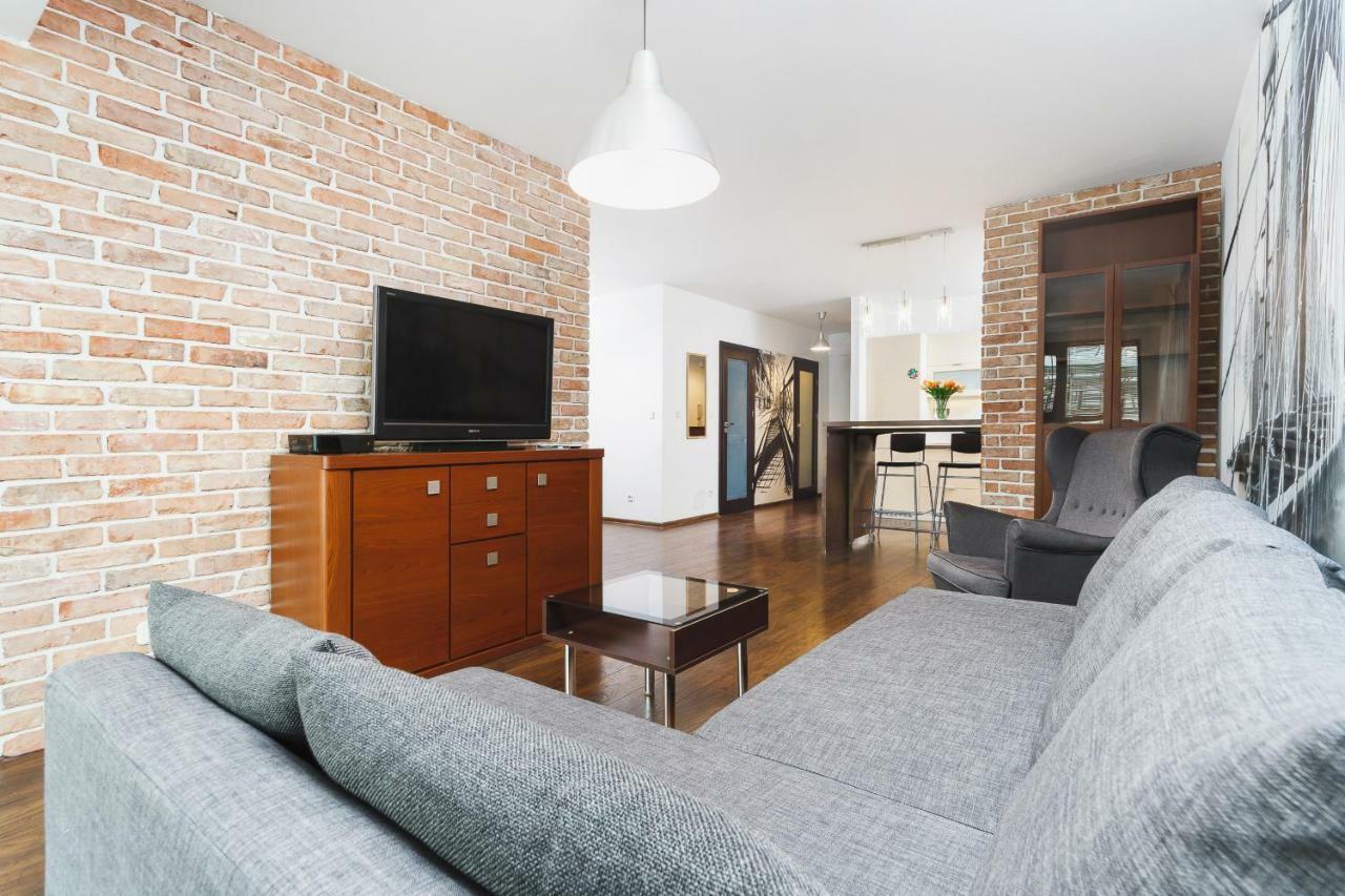Garden Apartment *